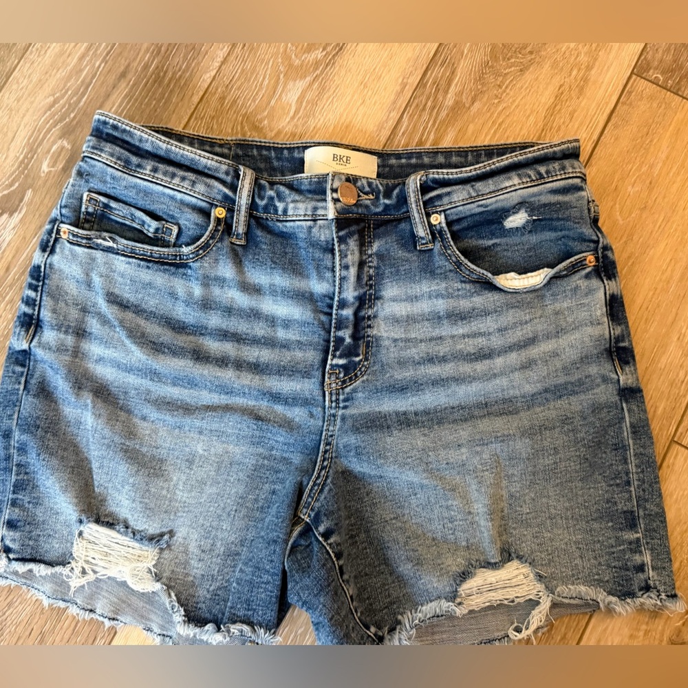 Buckle BKE Jean Shorts size 28